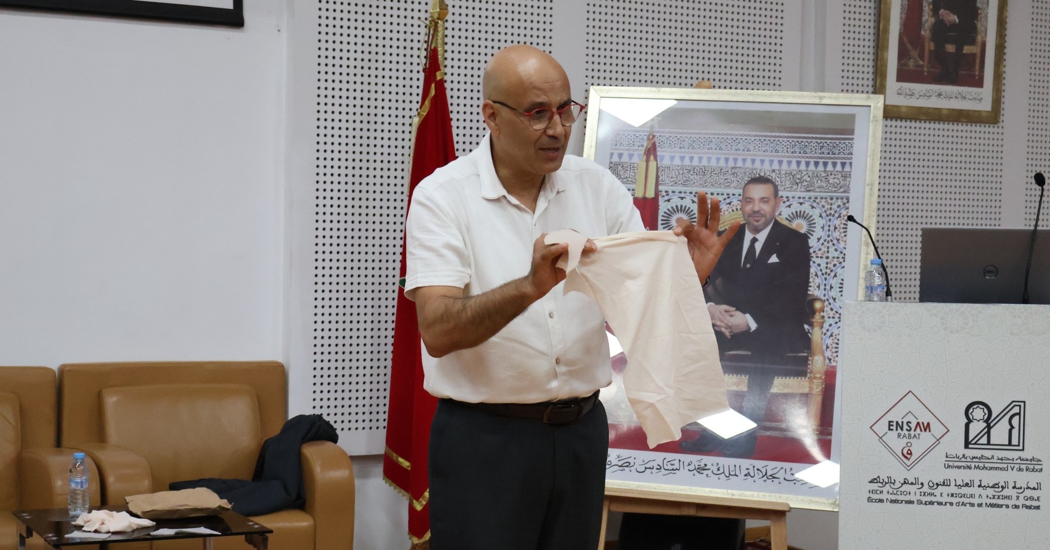 Le vendredi 10 octobre 2025, l’ENSAM Rabat a eu le plaisir d’accueillir le Pr. Saïd MABCHOUR pour une conférence plénière intitulée : « Approches intégrées en bioscience, biomécanique et tribologies appliquées aux systèmes vivants et médico-techniques. »  Une présentation riche en échanges, explorant les liens entre sciences du vivant, conception avancée et innovation médico-technique.