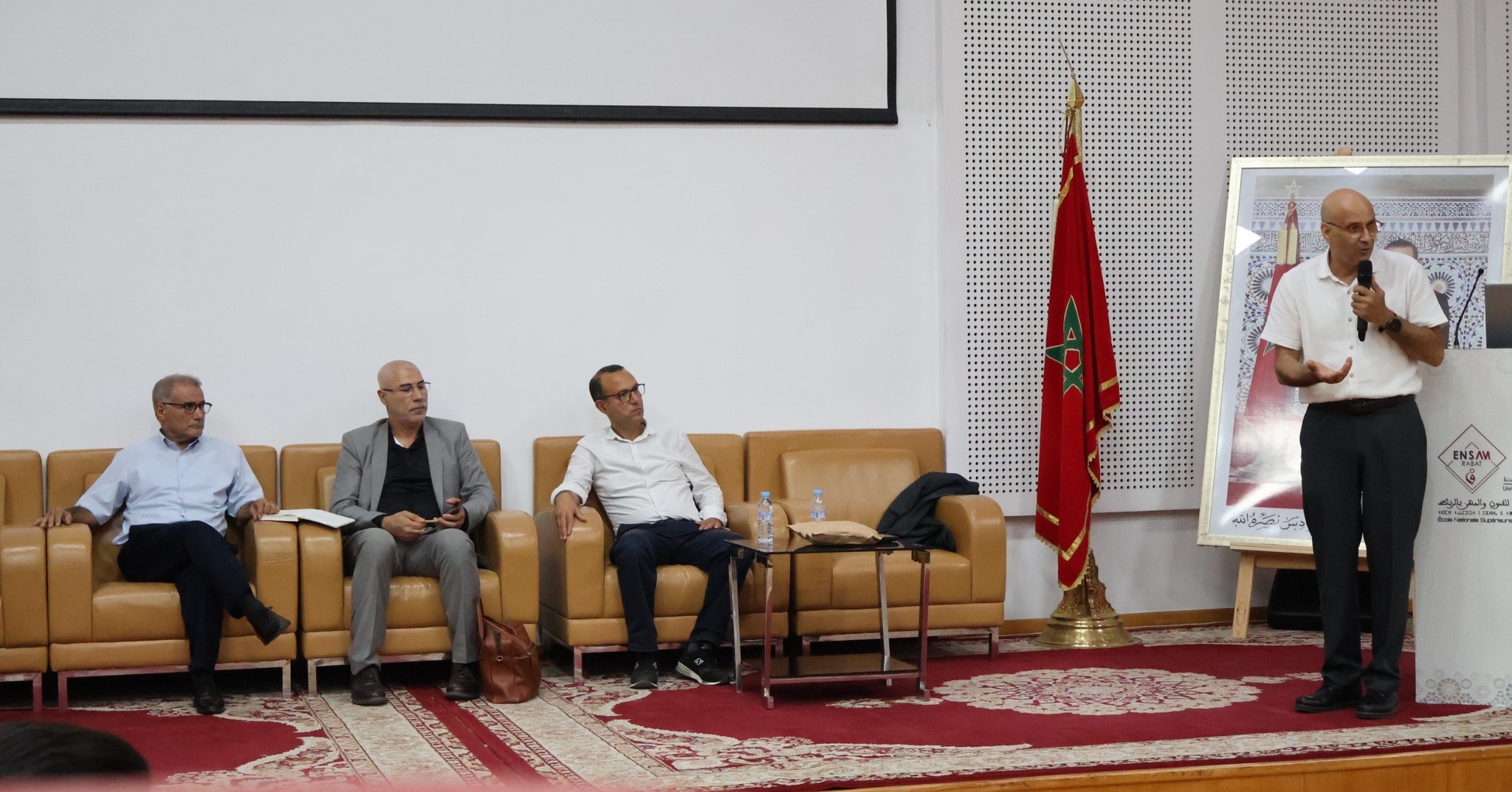 Le vendredi 10 octobre 2025, l’ENSAM Rabat a eu le plaisir d’accueillir le Pr. Saïd MABCHOUR pour une conférence plénière intitulée : « Approches intégrées en bioscience, biomécanique et tribologies appliquées aux systèmes vivants et médico-techniques. »  Une présentation riche en échanges, explorant les liens entre sciences du vivant, conception avancée et innovation médico-technique.