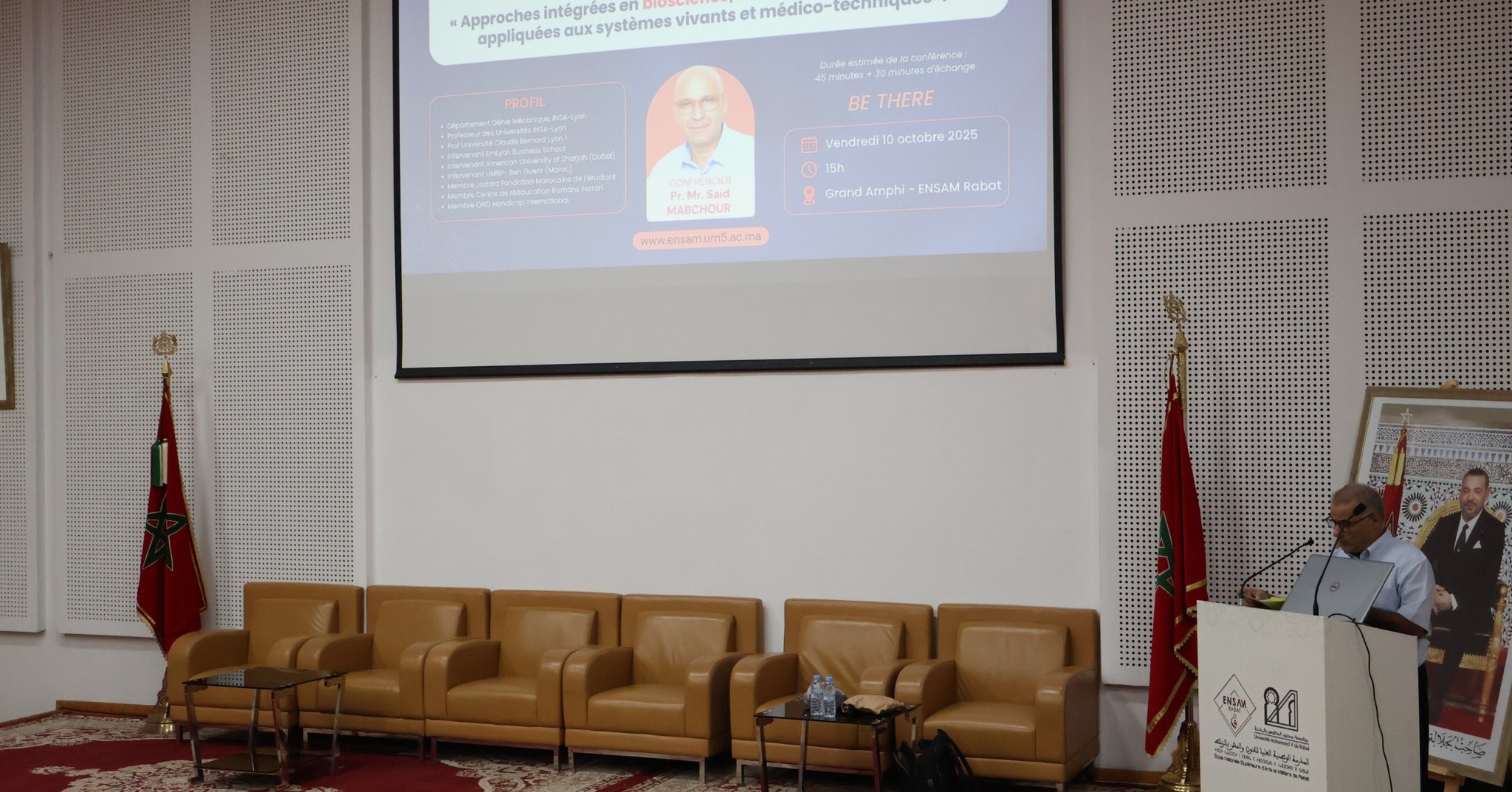 Le vendredi 10 octobre 2025, l’ENSAM Rabat a eu le plaisir d’accueillir le Pr. Saïd MABCHOUR pour une conférence plénière intitulée : « Approches intégrées en bioscience, biomécanique et tribologies appliquées aux systèmes vivants et médico-techniques. »  Une présentation riche en échanges, explorant les liens entre sciences du vivant, conception avancée et innovation médico-technique.